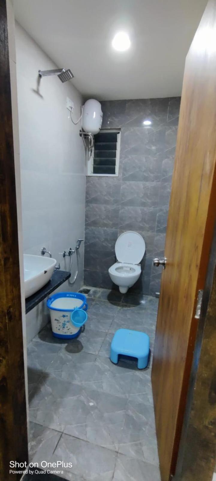 Hotel Aarna Palace Vadodara Ngoại thất bức ảnh